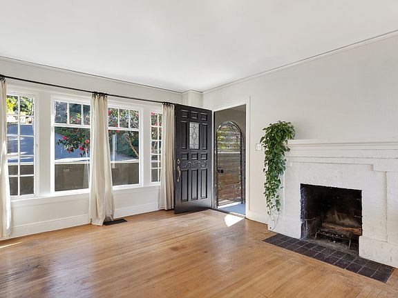 3rd image of 1106 Cragmont Ave