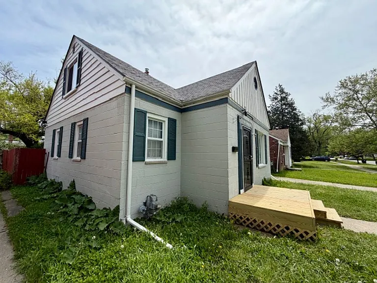 5944 Marseilles St — Photo 2