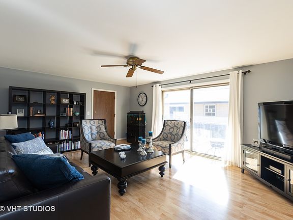 3rd image of 6122 S Kensington Ave