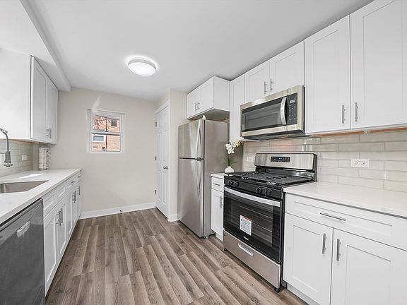 3rd image of 4008 W Wilcox Ave