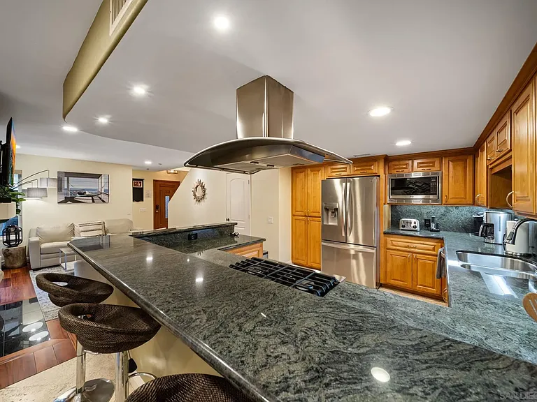 886 Felspar St — Photo 17