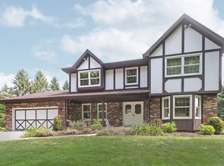 42W930 McDonald Rd, Elgin, IL 60124