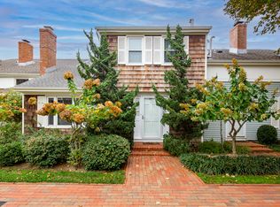 570 Hampton Rd APT 29, Southampton, NY 11968