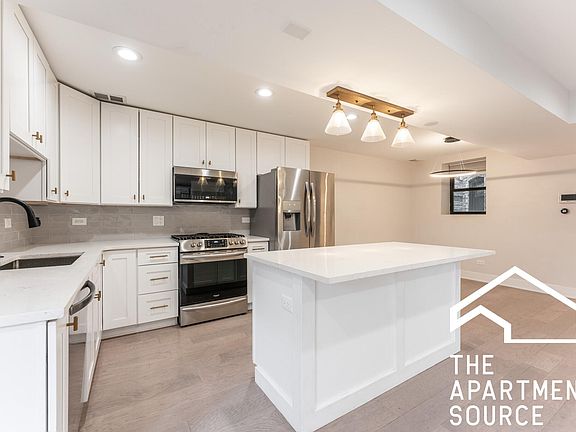 3rd image of 2517 W Medill Ave #G