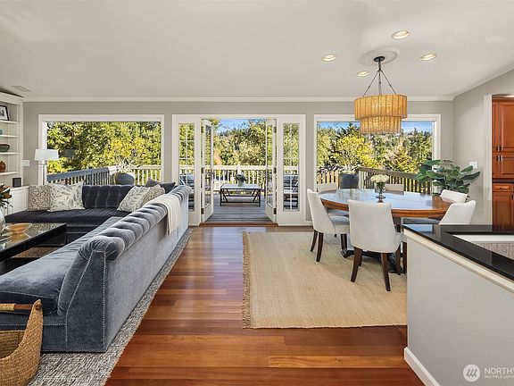 3rd image of 2414 79th Avenue NE