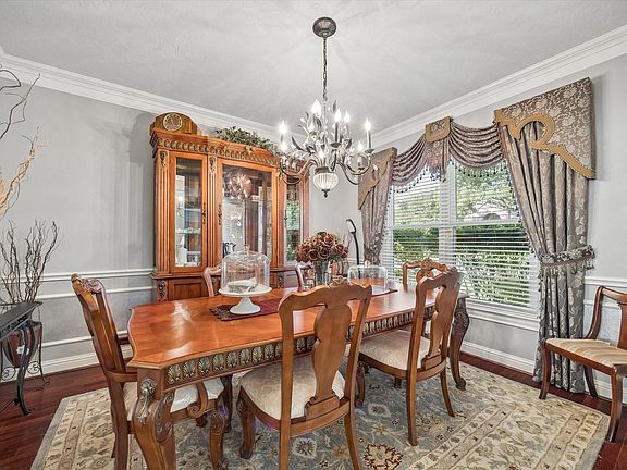 4th image of 13602 Laurel Terrace Ln