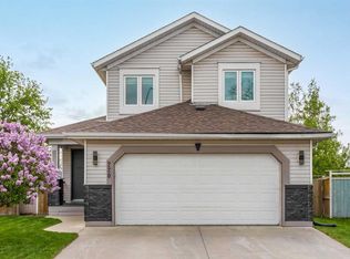 220 NE Douglas Glen Bay SE, Calgary, AB T2Z2M9