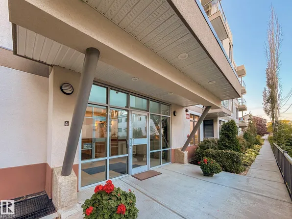 11140 68th Ave NW Unit 101, Edmonton, AB T6H 2C2