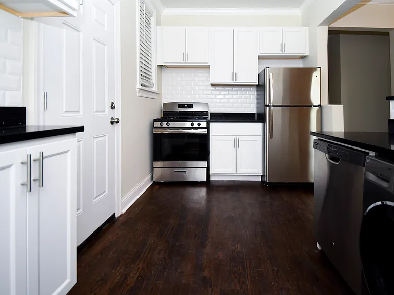 312 Lee St #2 — Photo 2