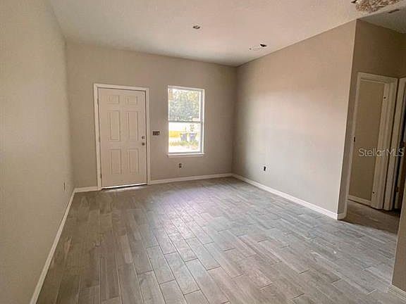 3rd image of 722 Camel Ct