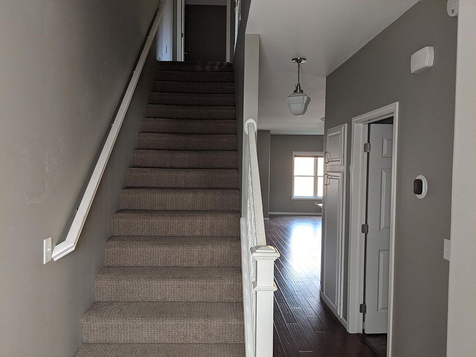 1st image of 518 S 4th St