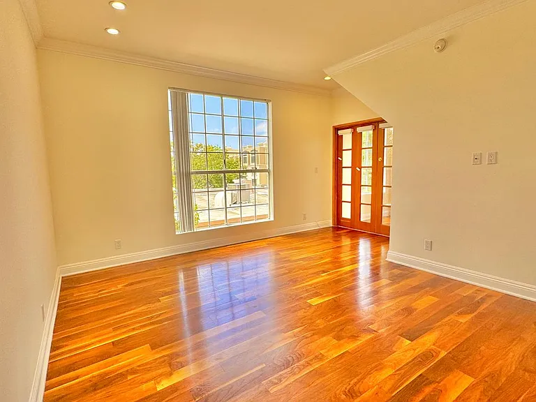 11812 Gorham Ave #Penthouse 1 — Photo 11