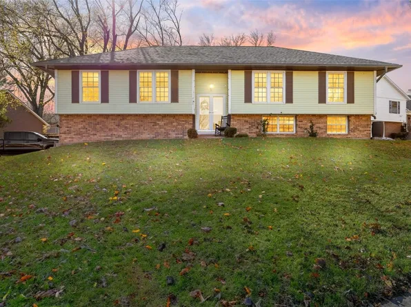 6843 Kent Dr NE, Cedar Rapids, IA 52402