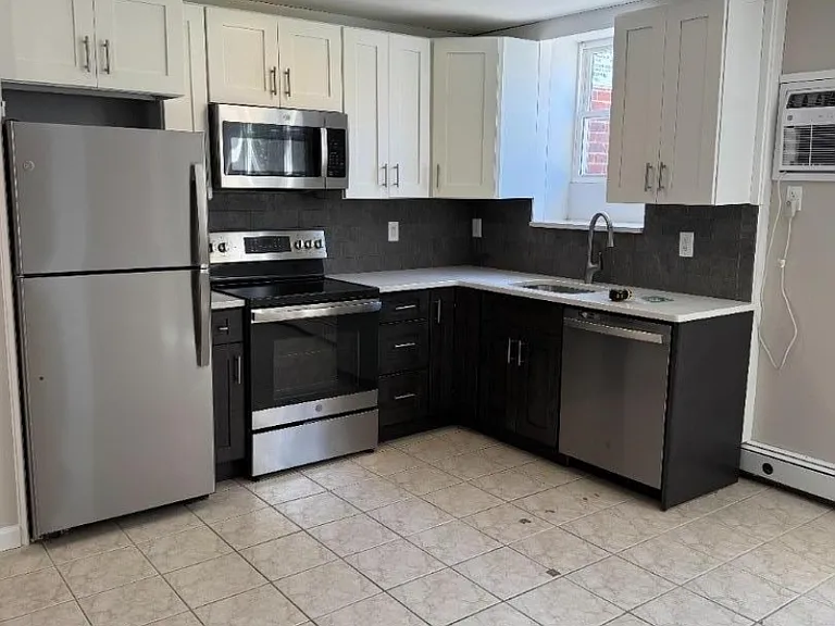 93 E Centre St #10C — Photo 4