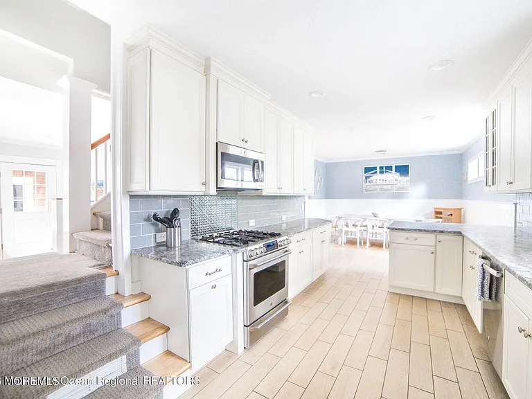 413 Main Ave — Photo 5