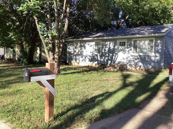 2616 SE Iowa Ave, Topeka, KS 66605