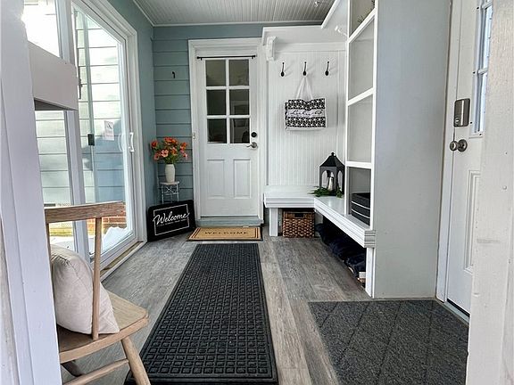 2nd image of 1544 Edgefield Rd