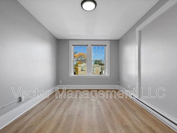 4th image of 1476 Chapel St APT 301