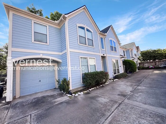 2 bed, 2.0 bath, 1258 sqft, $1,975 — Photo 2