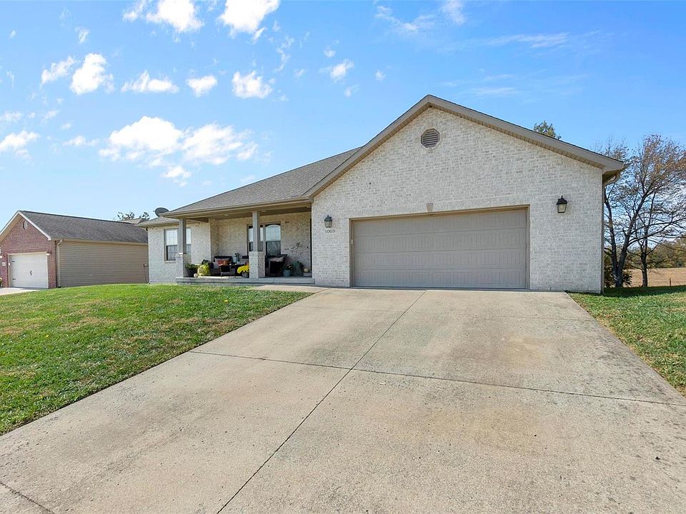 1st image of 1003 Hillcrest Dr