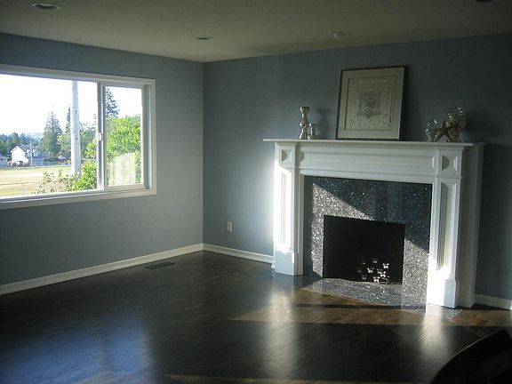 3rd image of 2655 Lincoln Ave SE