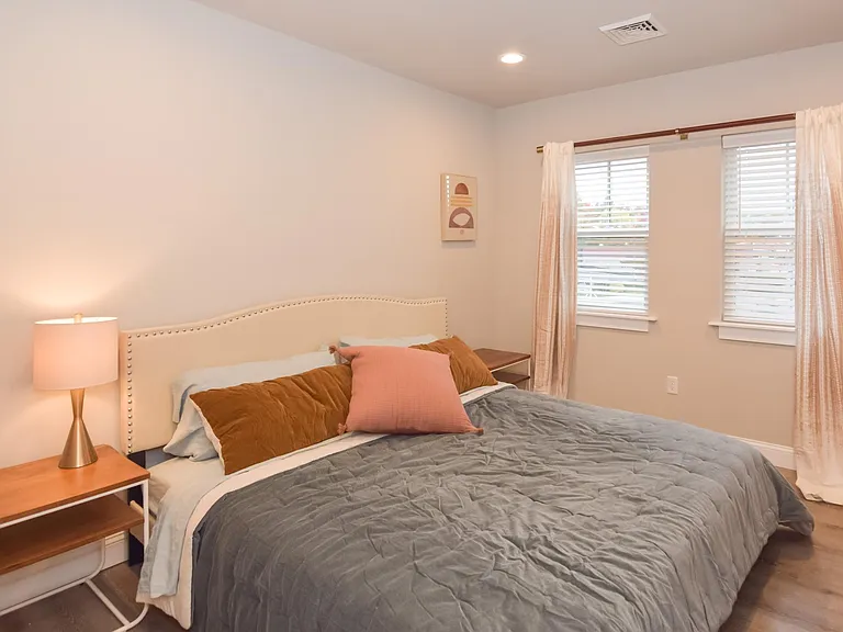 1401 Market St #2L — Photo 10
