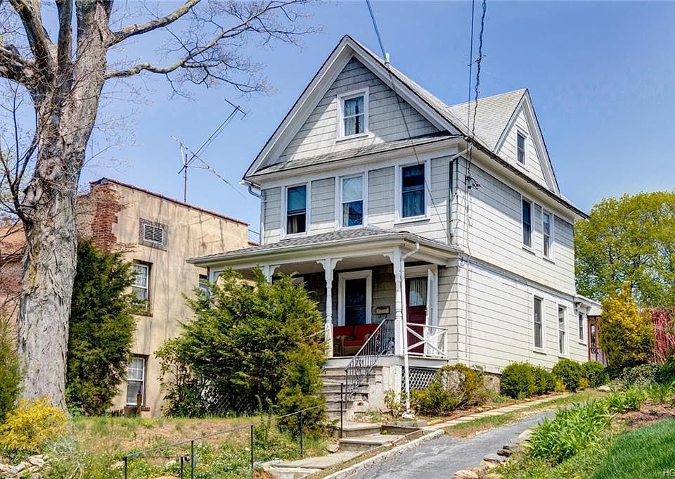 1st image of 204 N Kensico Ave