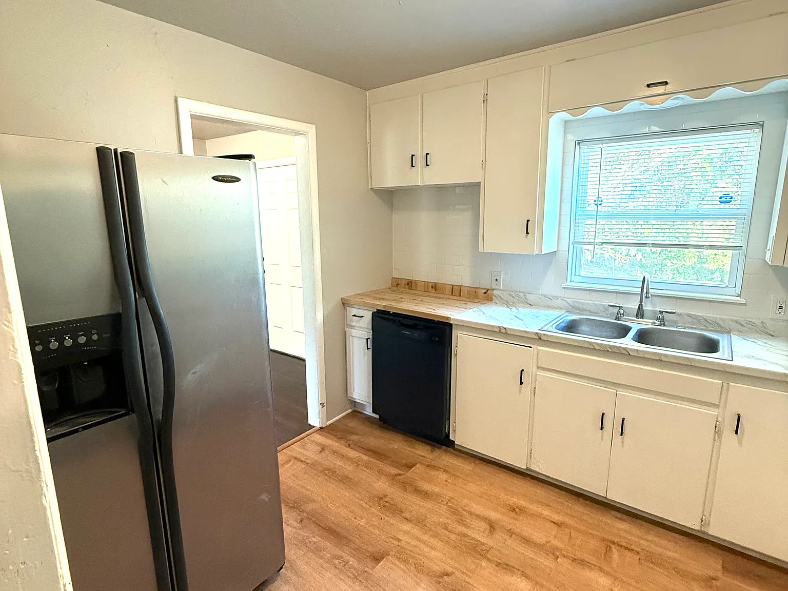 4 bed, 1200 sqft, $1,500 — Photo 3