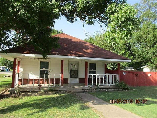 1st image of 301 S Kaufman St