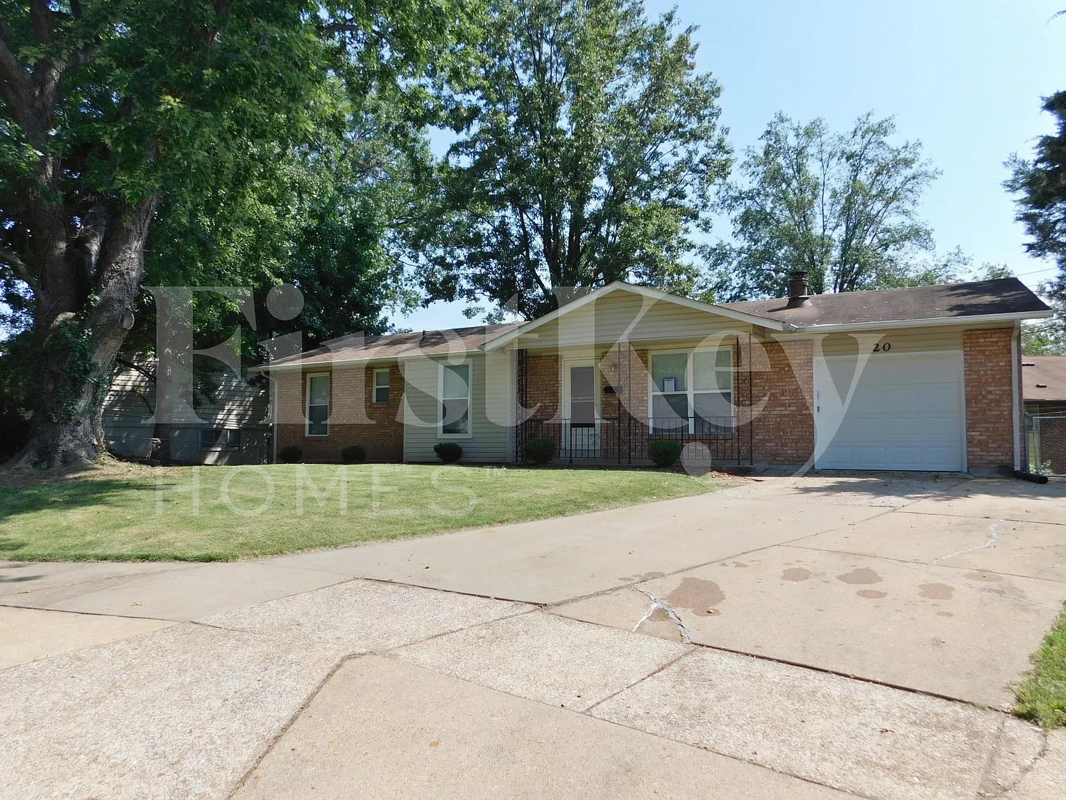 4 bed, 3.0 bath, 1089 sqft, $1,965 — Photo 1