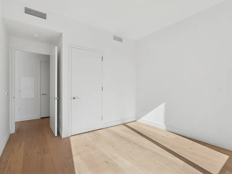 312 W 43rd St #11F — Photo 8