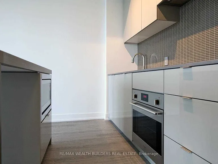 7 Grenville St #2609 — Photo 19