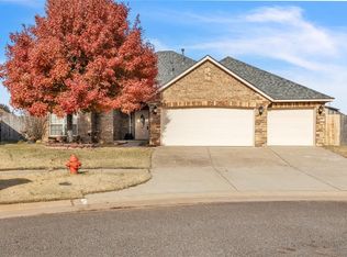 2709 Busheywood Dr, Yukon, OK 73099