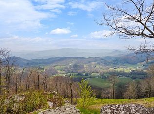 61 Rocky Pkwy, Banner Elk, NC 28604