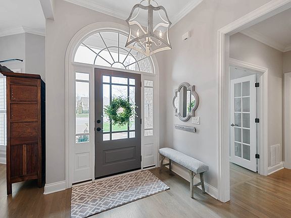 3rd image of 221 Panther Ct