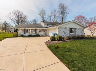 26887 Kingston Cir, North Olmsted, OH 44070
