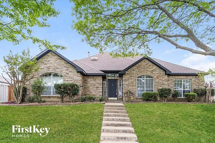 1st image of 801 Desoto Dr