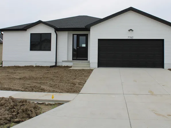 7745 Gulls Way, Lincoln, NE 68514