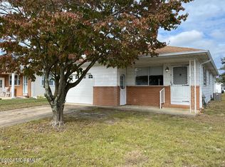 3 Aztec Ct, Toms River, NJ 08757