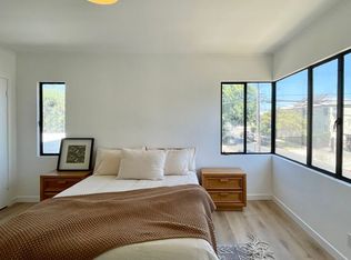 St. Elmo, Los Angeles, CA 90019