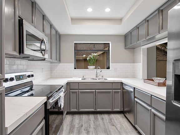 3rd image of 2161 Darnis Cir