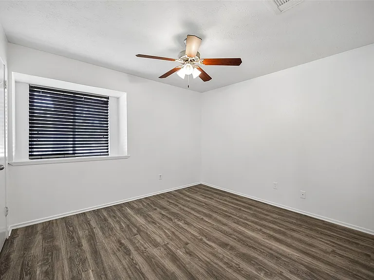7503 Winkle Wood Ln — Photo 5