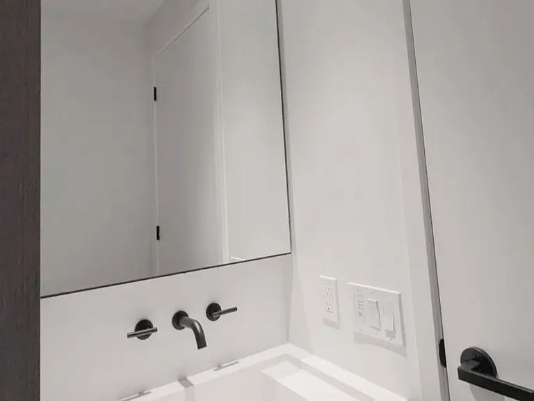 55 Charles St E #4611 — Photo 7