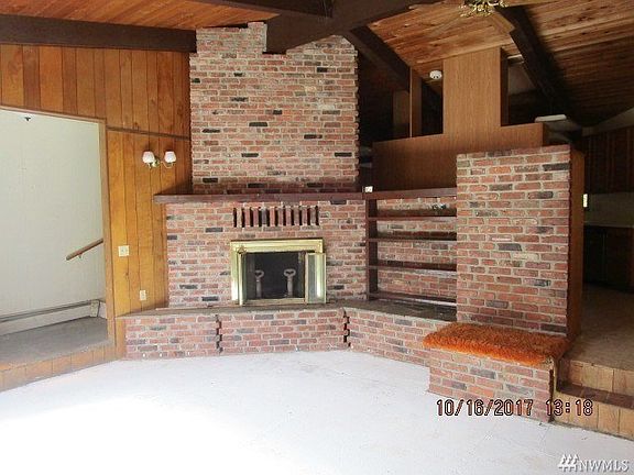 2nd image of 904 W Euclid Ave