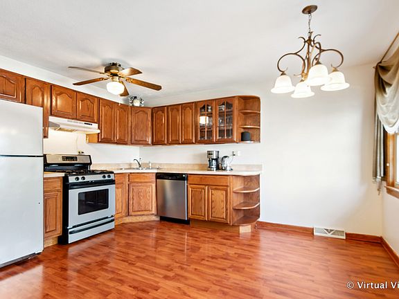 5th image of 4549 Scott St