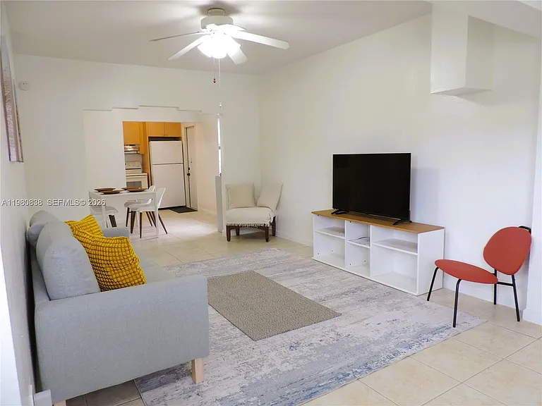3134 SW 25th Ter — Photo 5