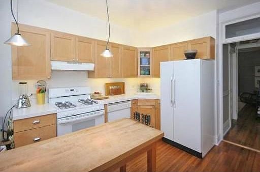 5th image of 3745 N Sheffield Ave
