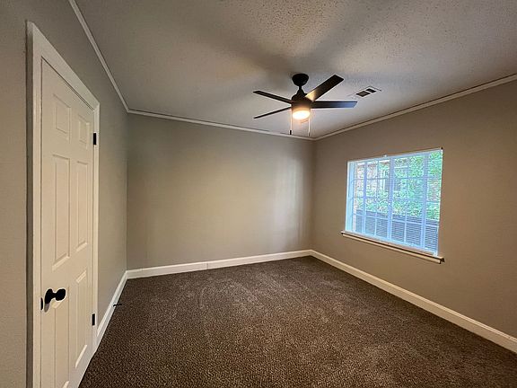 5th image of 904 Maury St
