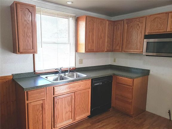 4th image of 23 Adams St