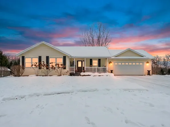 9299 26th St, Gobles, MI 49055